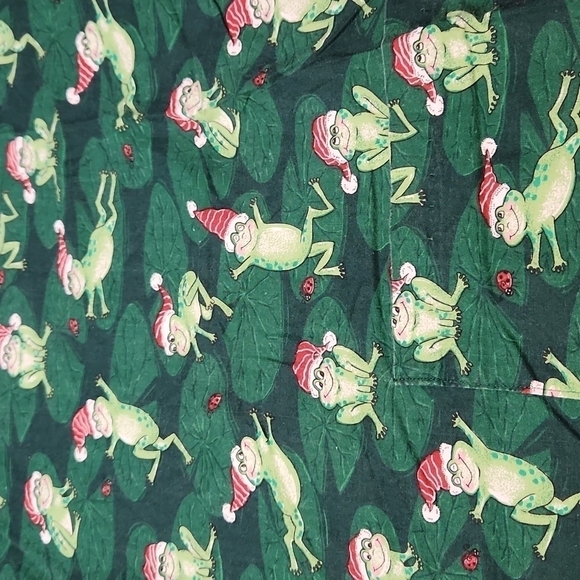 𝅺christmas scrub top - Picture 2 of 2